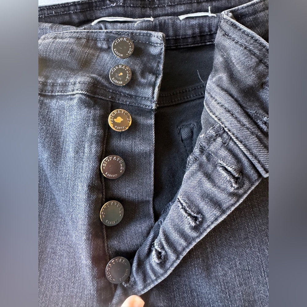 Kancan Signature Button Up Curvy Jeans - Picture 8 of 8